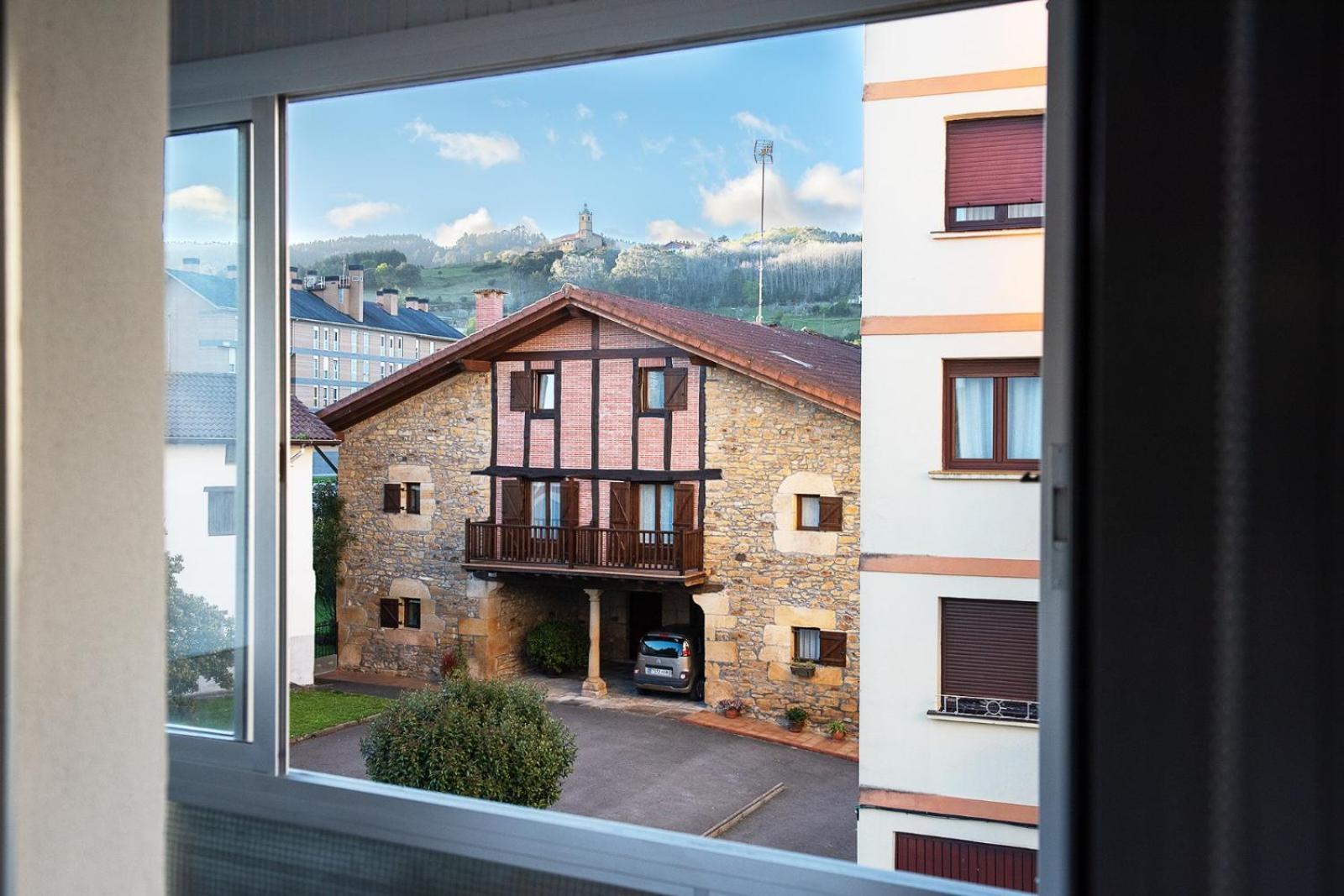 Monzubi Etxi Apartamento Guernica y Luno Exterior foto